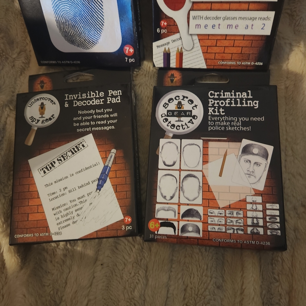Color Code Message kit, Criminal Profiling kit, and Invisible Pen & Decoder pad, - Picture 3 of 5